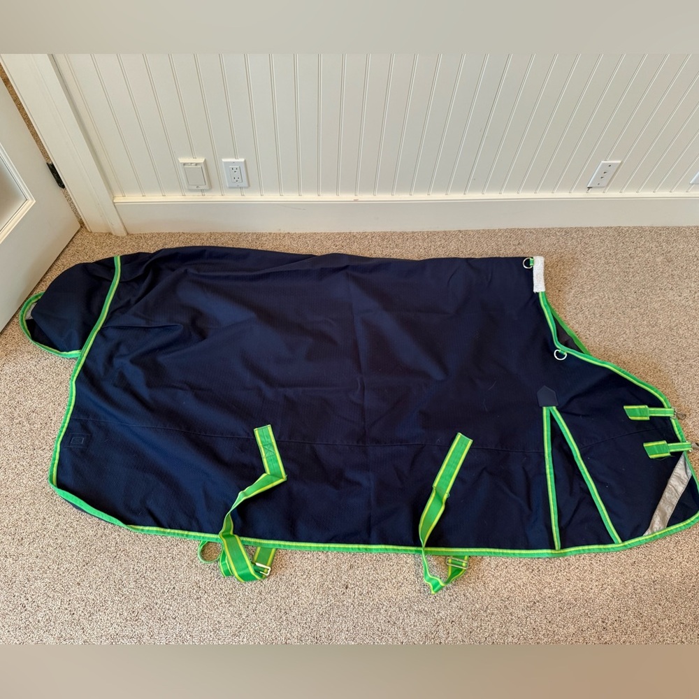 Used Horse Weatherbeeta Comfitec Dynamic Light Turnout Sheet. 75” - Picture 3 of 6
